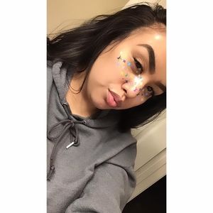 Meet your Posher, Dee